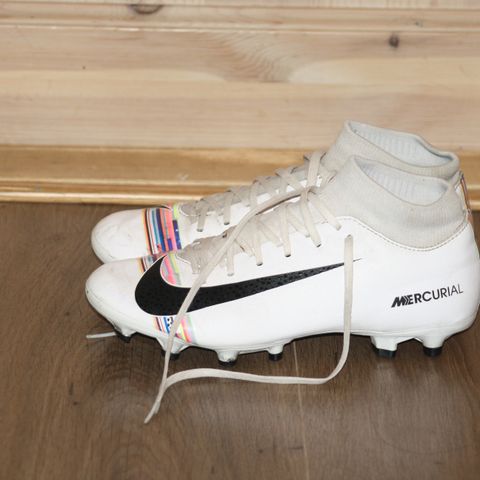 Nike Mercurial fotballsko str. 36,5. Pent brukt.