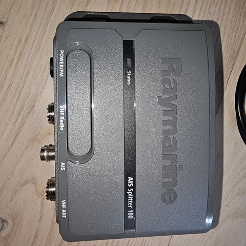 Raymarine AIS 100 Splitter