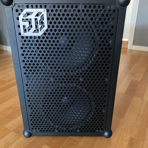 Soundboks 2 kr 5 500,- bud svært lite brukt