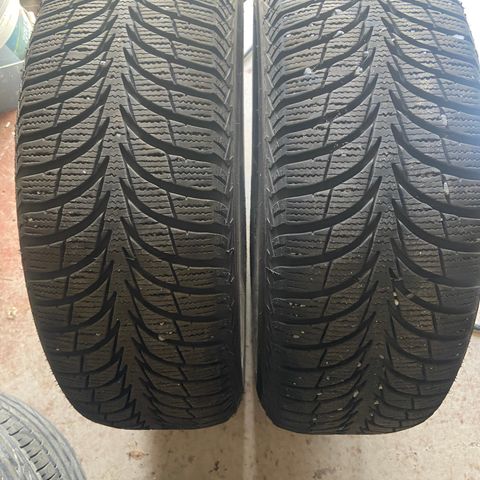 SAVA eskimo ice , 215/65 R16. 98 T .