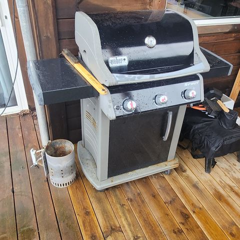 Weber Spirit med 3 brenner.