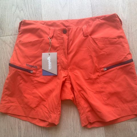 Ny Bergans shorts til dame i str S