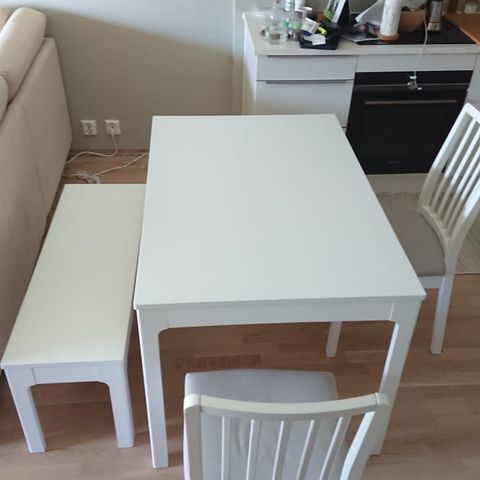 nesten nytt hvitt spisebord