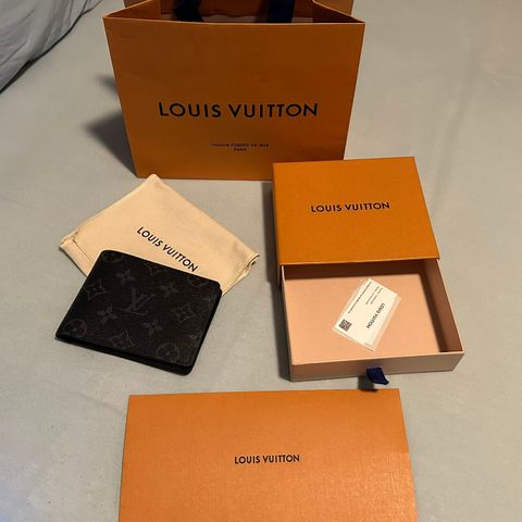 FOR SALE LOUIS VUITTON MENS WALLET