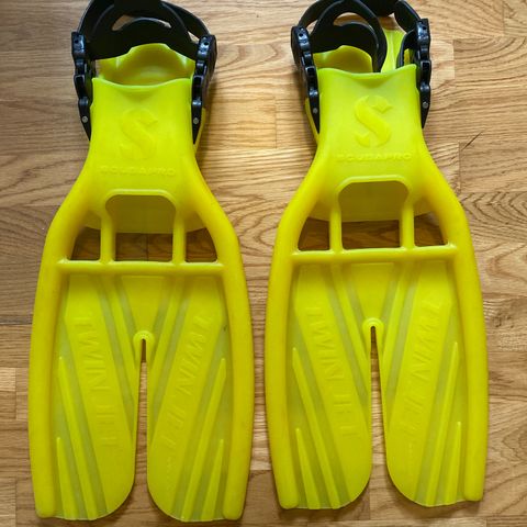 Scubapro Twin Jet Open Heel Split Fins / Svømmeføtter