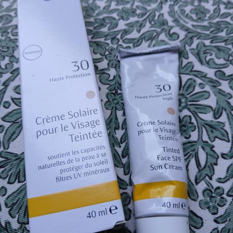 Dr. Hauschka Tinted Face SPF 30 Sun Cream