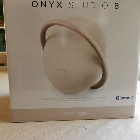 Onyx Studio 8 høytaler.