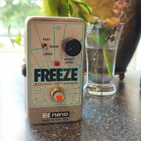Electro Harmonix - Freeze Nano pedal