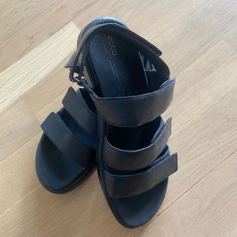 Ubrukte sandaler fra Ecco Str 38