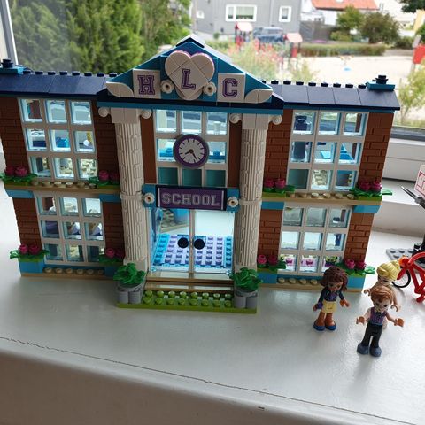 Lego Friends skole 41682