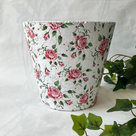 Søt og tung vase med rosemotiv 🌺🌱