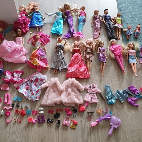 Barbie samling selges