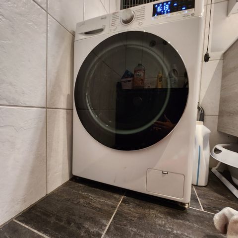 Vaskemaskin med tørketrommel selges