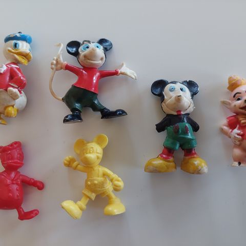 Vintage Disney figurer