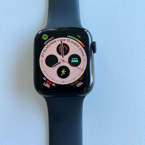 To år gammel Apple Watch selges