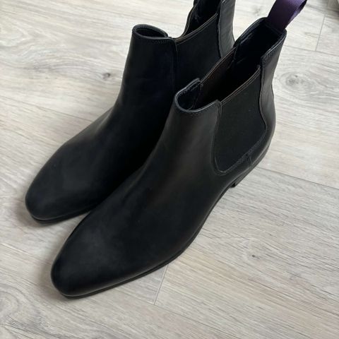 Chelsea boots