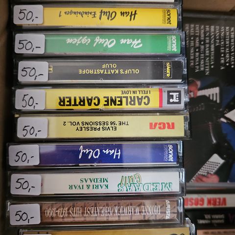 Forskjellig kassetter, opptakskassetter og kassettholdere