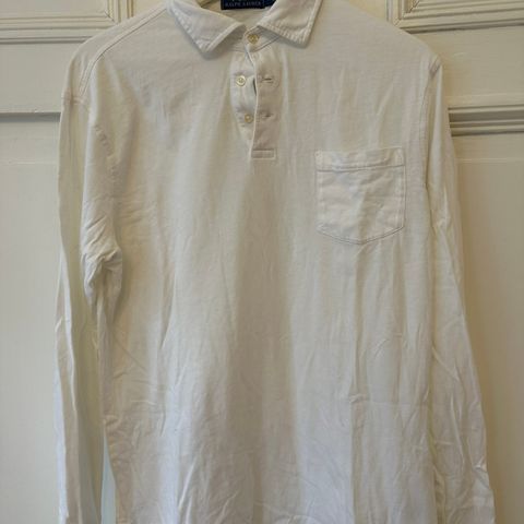 Polo Ralph Lauren langermet t-shirt med brystlomme. Str L.