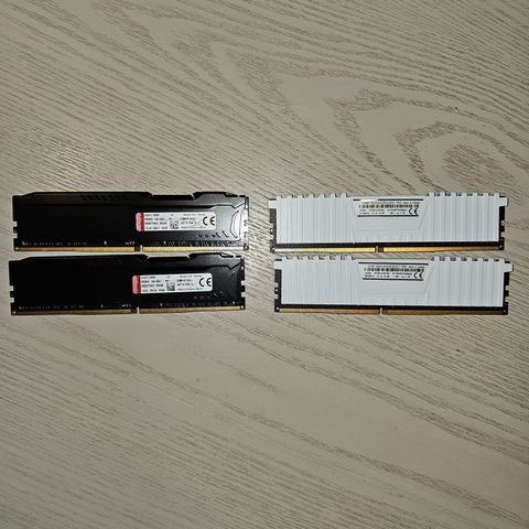 32GB DDR4 RAM Corsair+Kingston