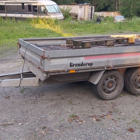 Brenderup Bravo 310. 2000 kg totalvekt.