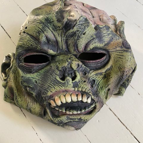 Halloween maske i plast