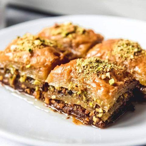 Vi selger fersk baklava! Laget av Tyrkiske kokker.