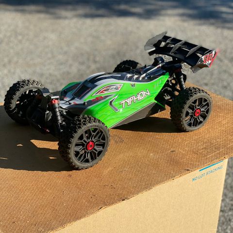 Arrma Typhon 4x4 550Mega RTR med LiPo