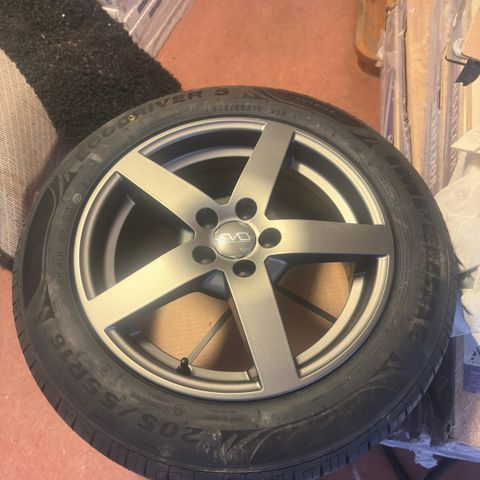 Helt nye sommer dekk med nye alu felger 205/55r16 5x100