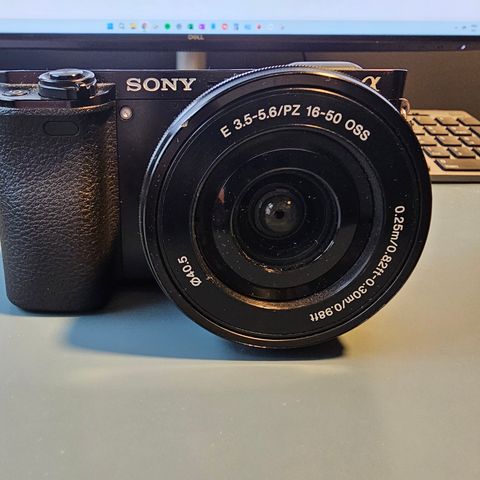 Sony Alpha a6000 speilløst digitalkamera