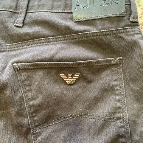 Emporio Armani jeans W34 L32 slimfit selges billig!