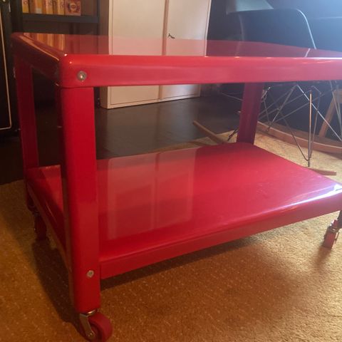 Rødt trillebord fra Ikea - PS2015/2016