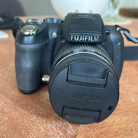 Fujifilm Finepix HS10 Superzoom-kamera selges