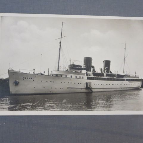 D.Roland  Bremen ferry liner .Ubrukt vintage postkort.Sender med posten.