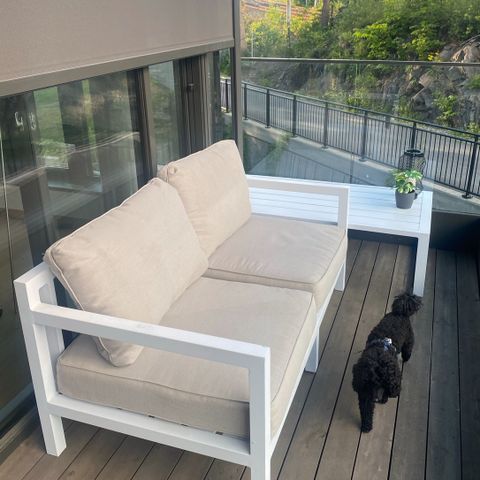 Balkong sofa + bord