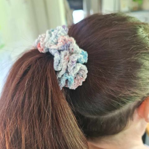 Scrunchies hårstrikker