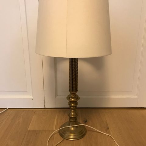 Gammel/vintage flott høy stålampe i messing