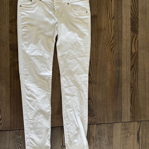 Hvit LTB jeans modell Molly -str W29, L32