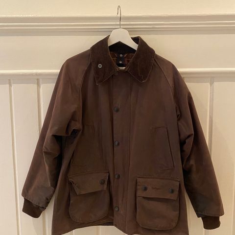 Pent brukt oil skin-jakke fra Barbour