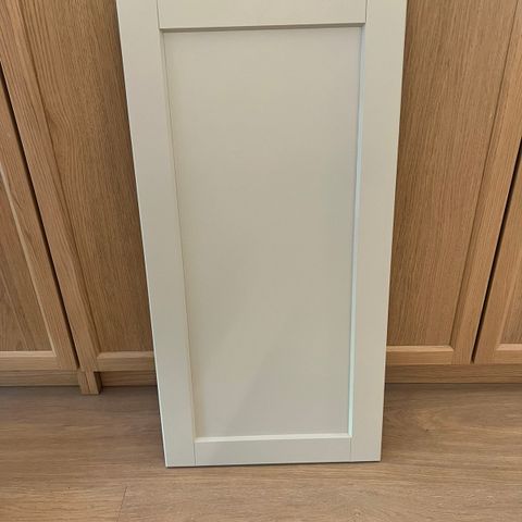 Lerhyttan dør 40x80cm malt i Soothing beige - original farge grå