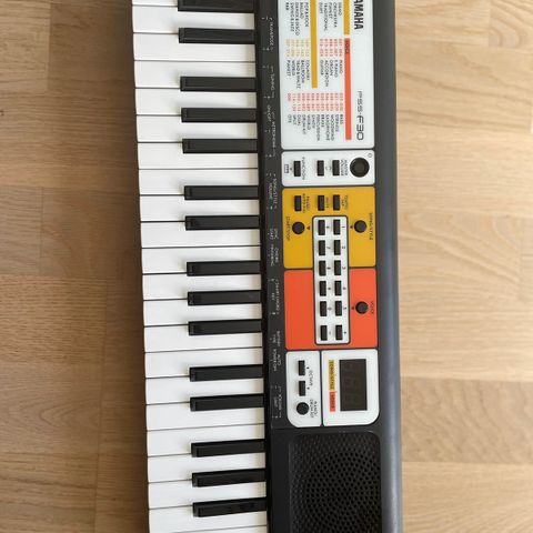 Keyboard Yamaha PSS-F30