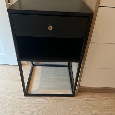 IKEA Vikhammer nattbord