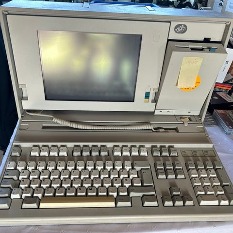 IBM laptop fra 80 tallet