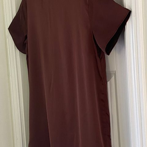 Superfin sjokoladebrun kjole fra H&M str M