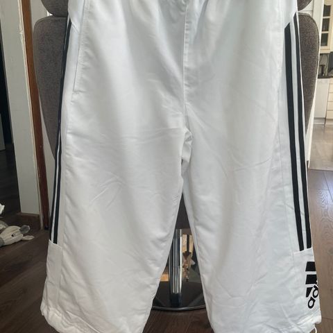 adidas shorts str M