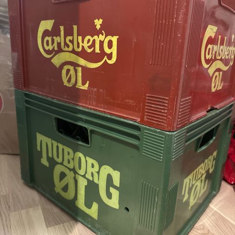 To stk danske ølkasser gis bort