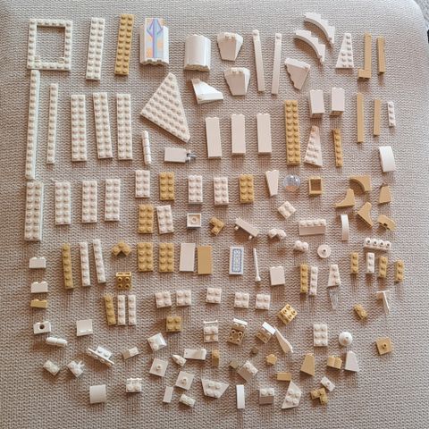⚪️ Hvit + beige  Lego deler legodeler