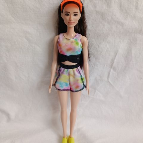 Barbie med treningsklær