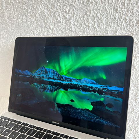 RESERVERT TIL 16/9 - MacBook (Retina, 12 inch 2017) kjøpt i 2019