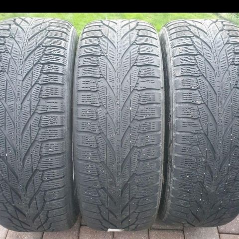 235/60R18 nokian vinterdekk