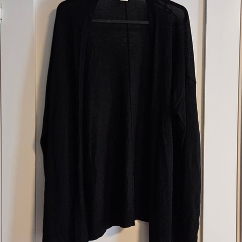 Svart tynn cardigan str M-L